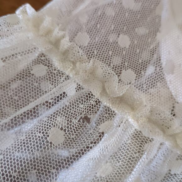 Girls short sleeve mesh lace cream color Dress size 5T GUC - Picture 4 of 8